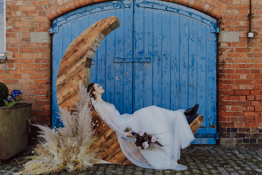 Crescent Moon Celestial Backdrop Navy Gold Wedding Ideas Gina Fernandes Photography