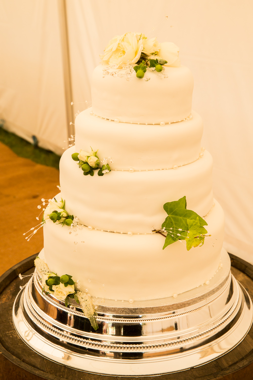 Iced Cake White Flowers Floral Fullerton Estate Wedding Hannah Larkin Photography