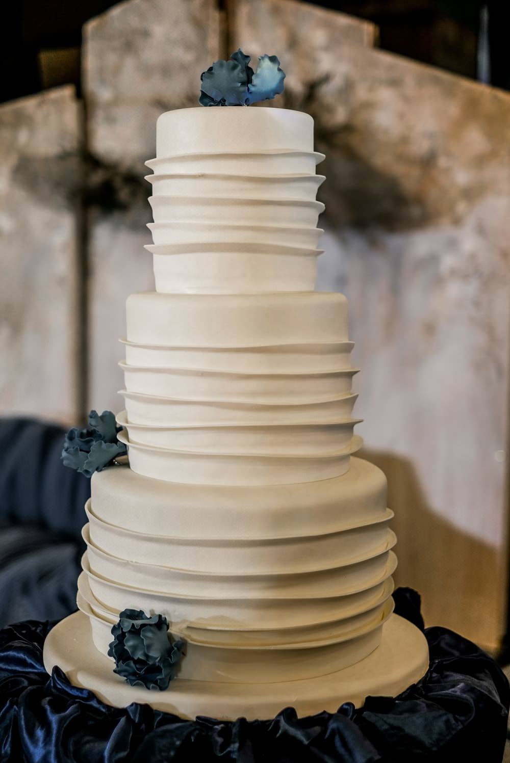 Buttercream Cake Simple Modern Philippines Wedding The Backyard Studios