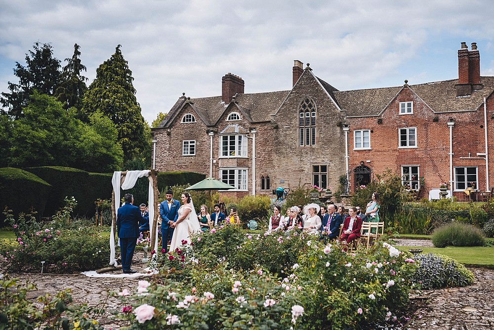 Broadfield Court Wedding Marta May Photography