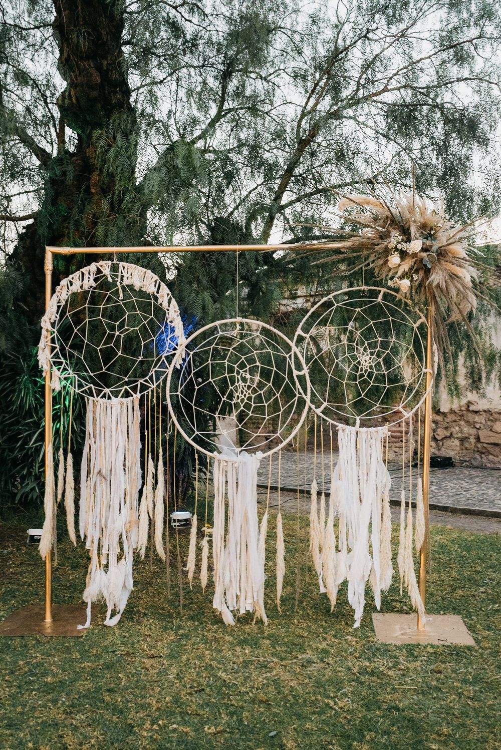 Dreamcatcher Arch Backdrop Guatemala Wedding Daniel Lopez Perez Photography