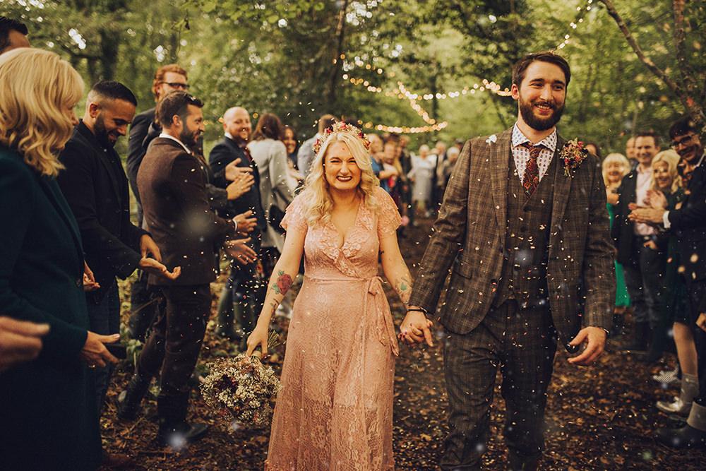 Confetti Throw Treehouse Wedding Honeydew Moments