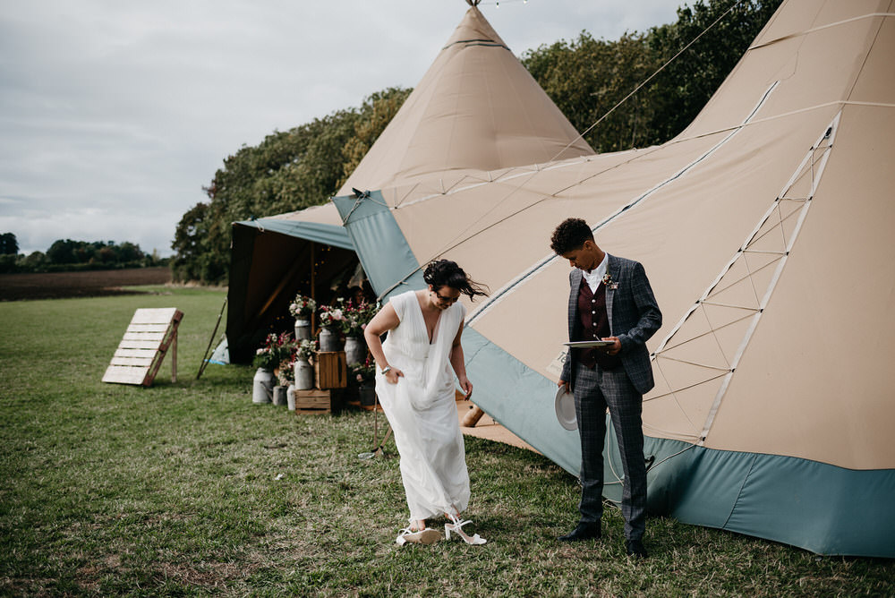 Cotswold Woodland Glamping Wedding Elaine Williams Photography