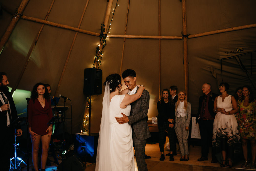 Cotswold Woodland Glamping Wedding Elaine Williams Photography