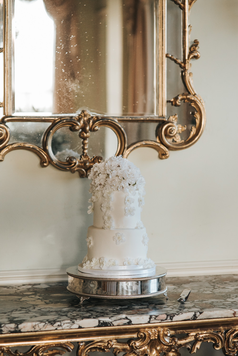 White Iced Cake Flowers Prestwold Hall Wedding Pear & Bear Photography