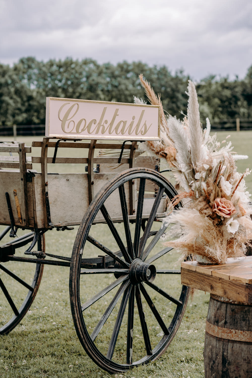 Bar Drinks Cocktails Sustainable Wedding Ideas EKR Pictures
