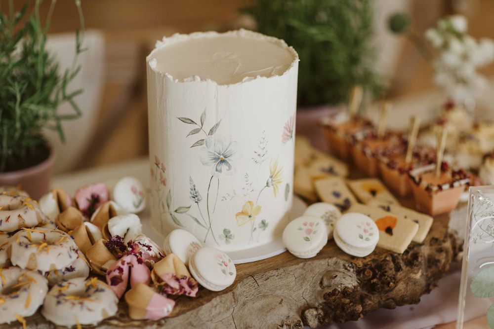 Painted Cake Flowers Floral Oakwood at Ryther Wedding Freya Raby