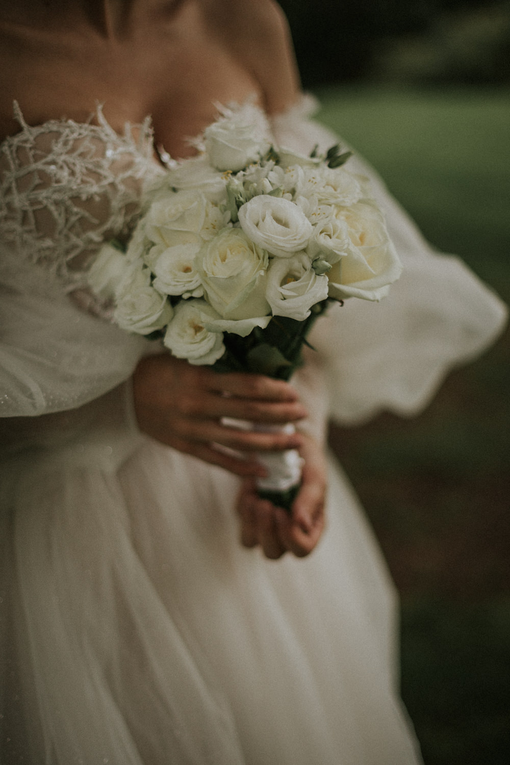 Bouquet Flowers Bride Bridal Cream Ivory Rose Thirlestane Castle Wedding Bernadeta Kupiec Photography