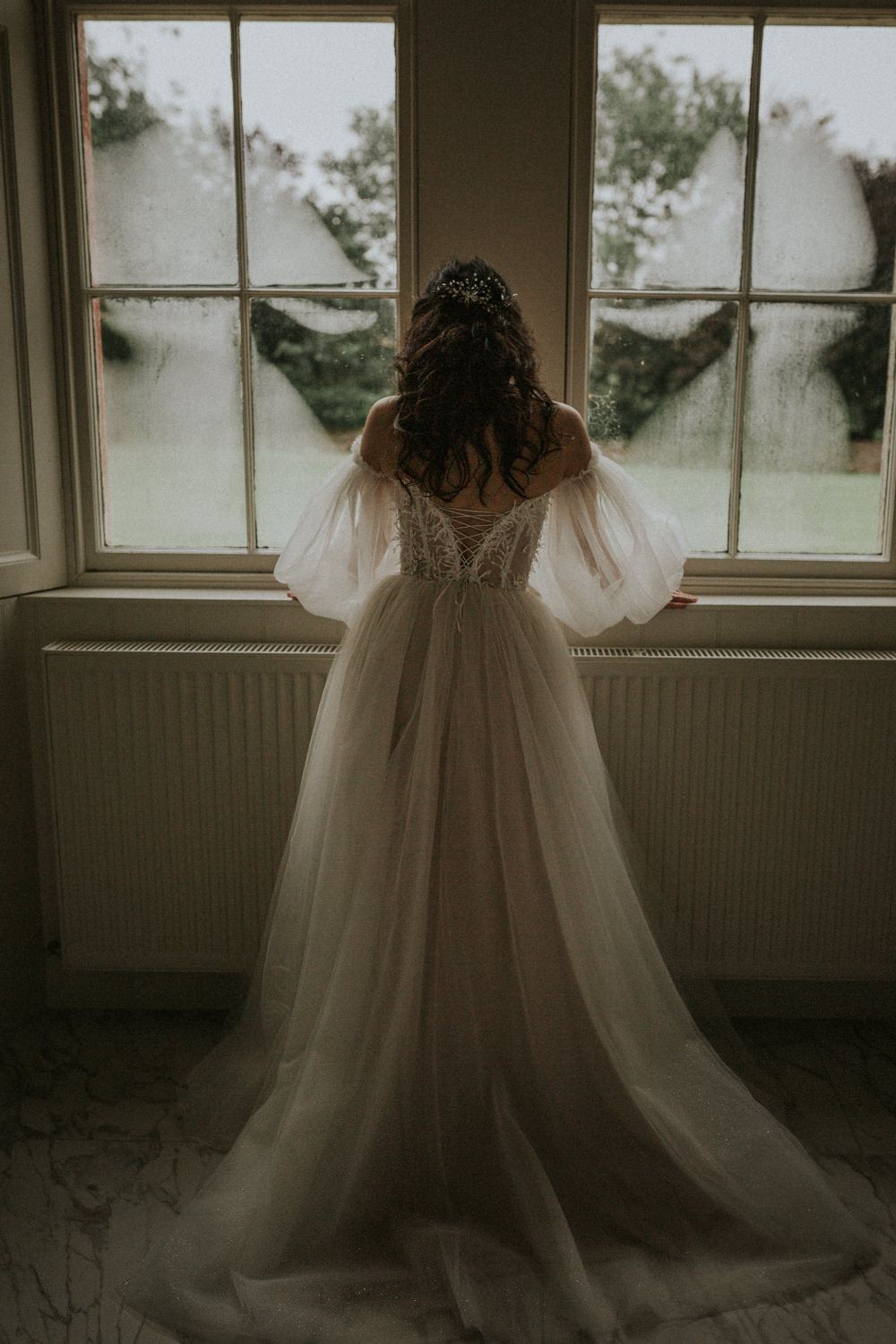 Dress Gown Bride Bridal Tatiana Kaplun Sleeves Sparkle Tulle Strapless Thirlestane Castle Wedding Bernadeta Kupiec Photography