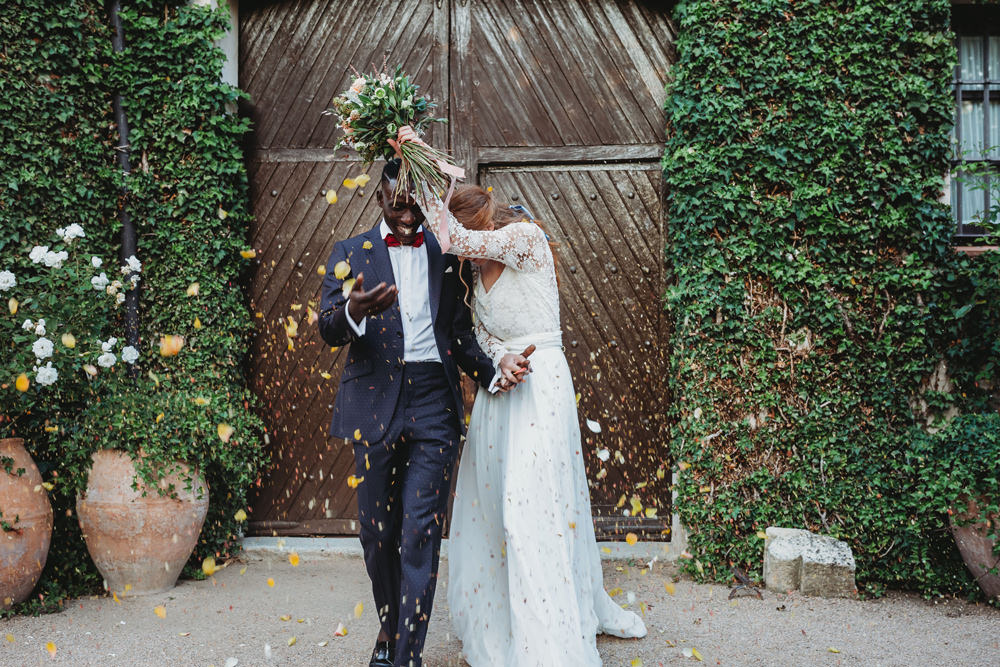 Confetti Throw Intimate Wedding Spain Ofelia Matos