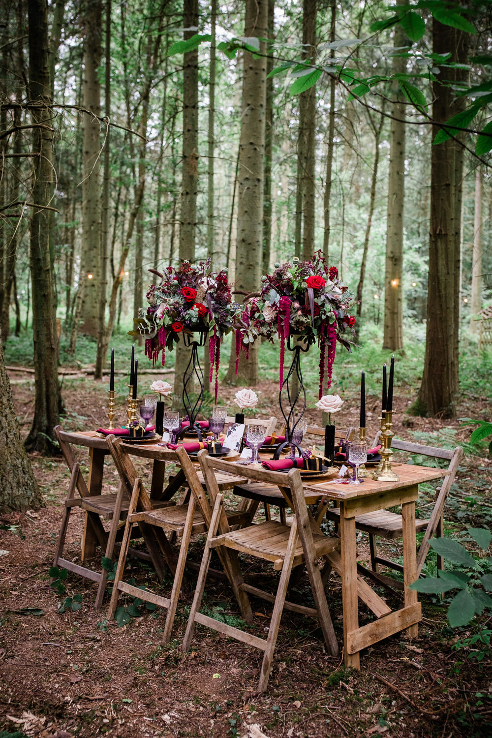 Table Tablescape Decor Flowers Red Black Gold Non Traditional Wedding Ideas Becky Wright
