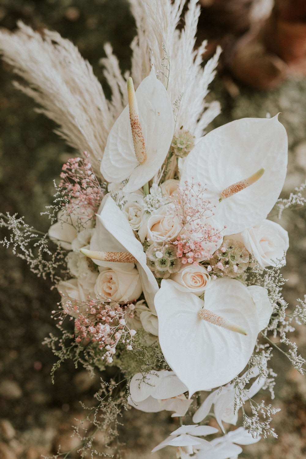 Stylish Pink Wedding Ideas Luke Fotoliv Flower Arrangement Pampas Grass Flamingo