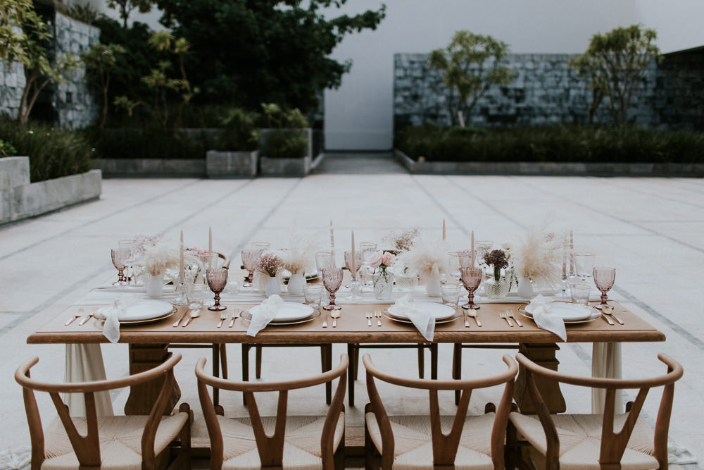 Table Tablescape Decor Pampas Grass Glasses Candles Gold Cutlery Stylish Pink Wedding Ideas Luke Fotoliv