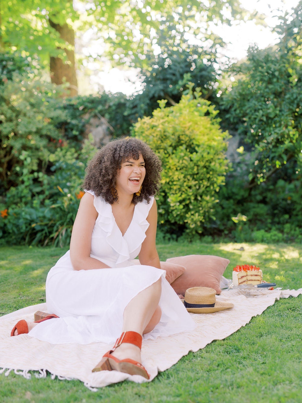 Garden Picnic Wedding Heledd Roberts Photography
