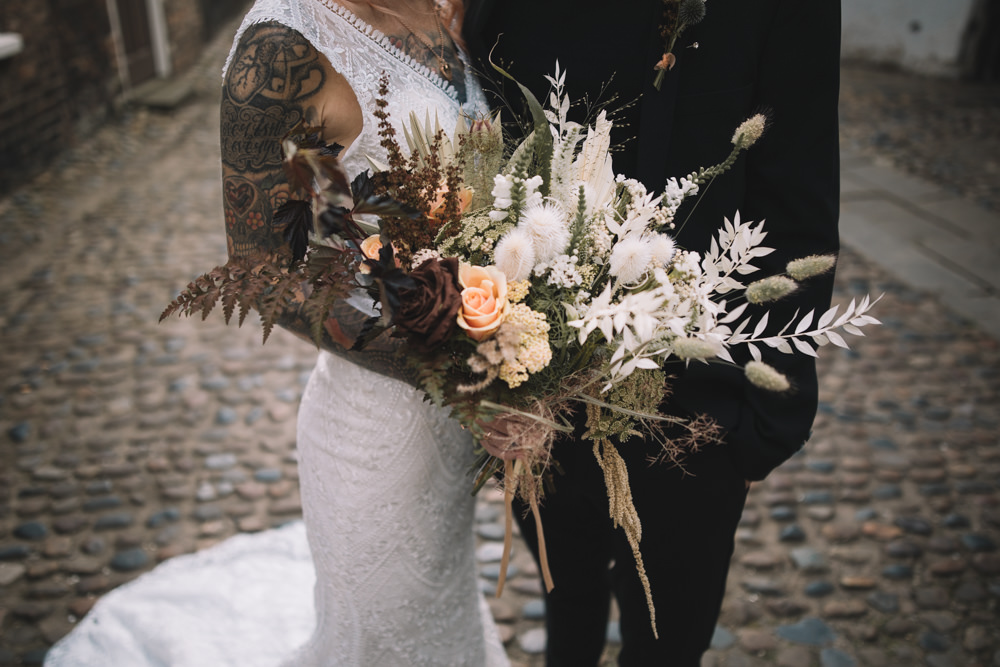 Midweek Weddings Lauren Elliott Photography Bouquet Flowers Bride Bridal