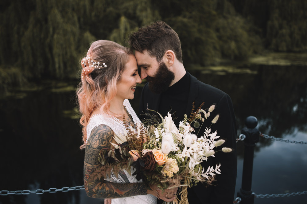 Midweek Weddings Lauren Elliott Photography