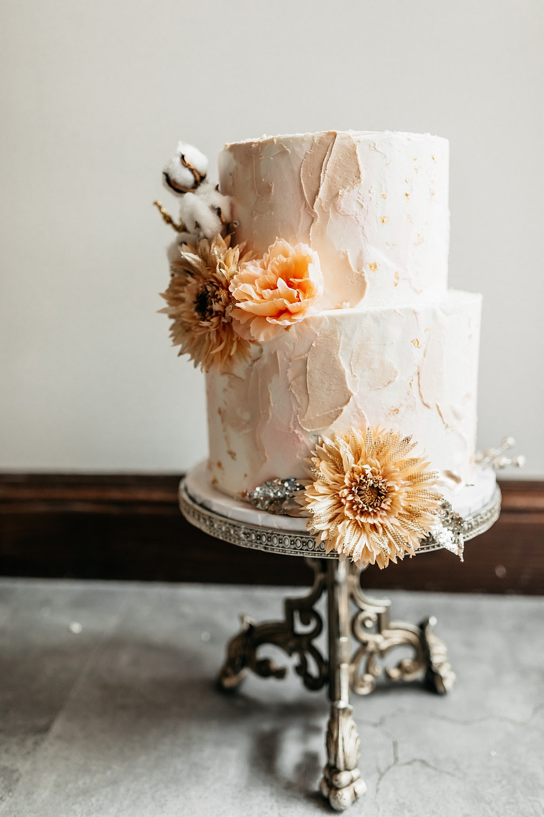 Buttercream Cake Flowers Modern City Wedding Ideas Alisa Nicholle Co