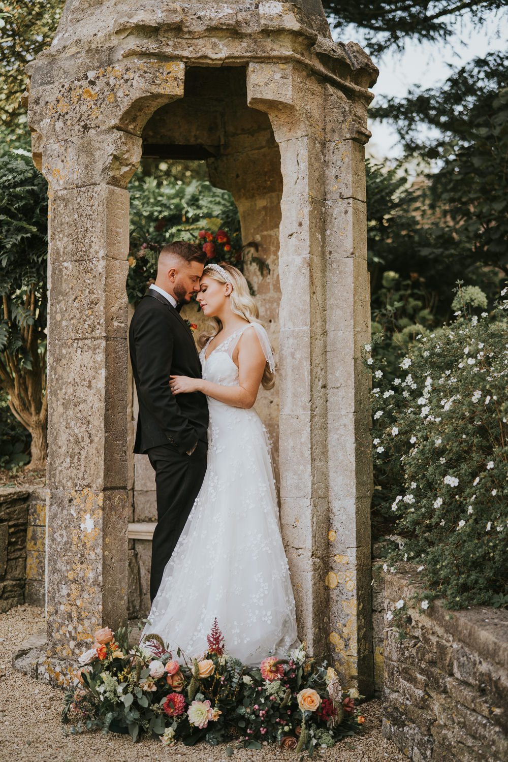 Stylish Floral Wedding Poppy Carter Portraits
