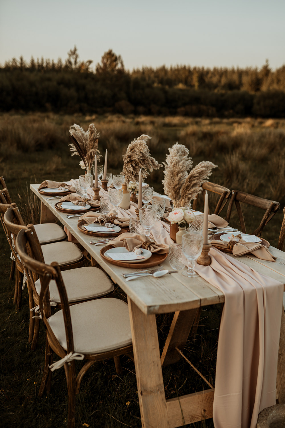 Table Decor Cloths Flowers Pampas Grass Earthy Wilderness Wedding Ideas Finn and the Fox Photography