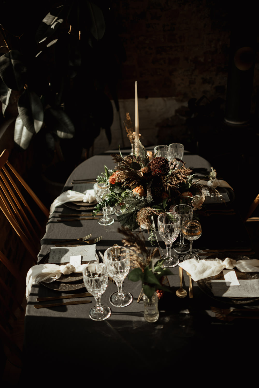 Table Tablescape Decor Black Flowers Candles Vintage Style Wedding Sara Ribera Photography