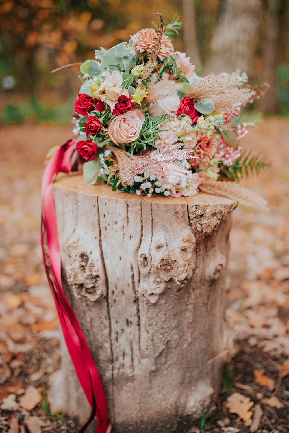 Bride Bridal Bouquet Flowers Autumn Dahlia Astilbe Bronze Wedding Ideas Vladana Parker