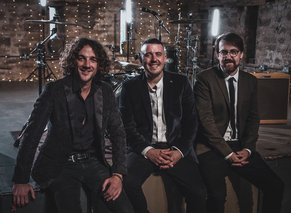 Insider Tips from a Wedding Band Musician