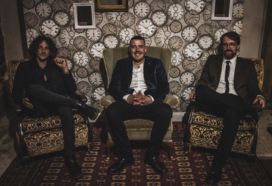 Insider Tips from a Wedding Band Musician