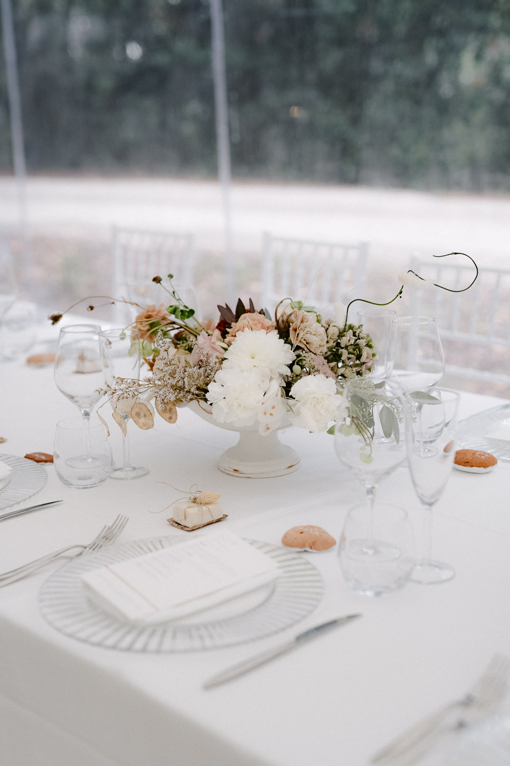 Centrepiece Flowers Decor Table Cantina Sant Amico Wedding Flavia Eleonora Tullio