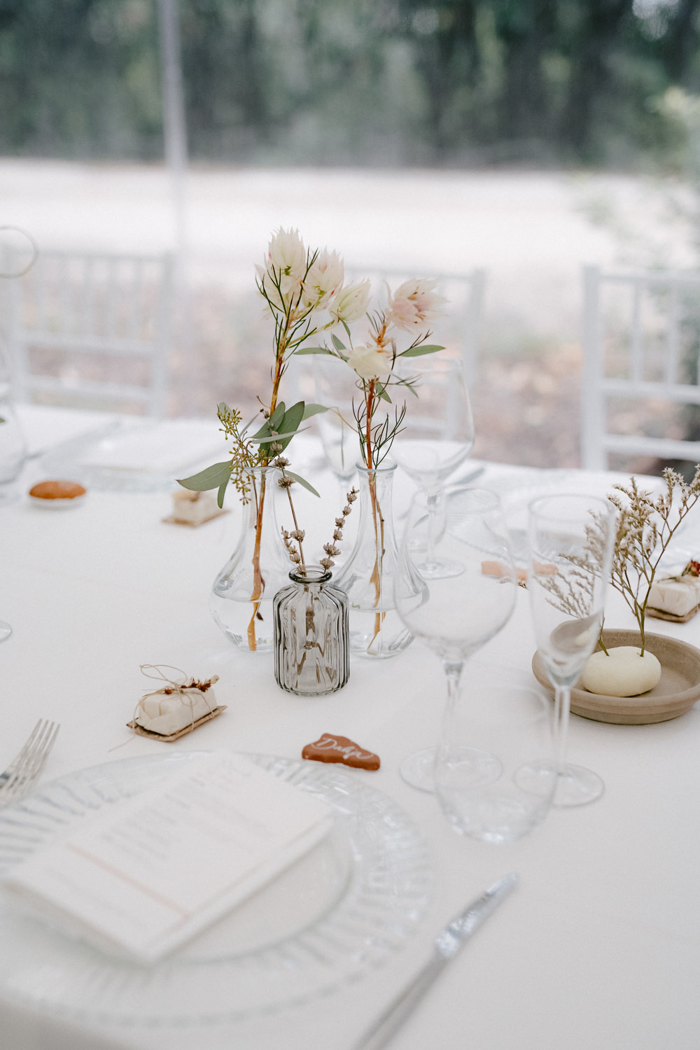 Centrepiece Flowers Decor Table Bottles Cantina Sant Amico Wedding Flavia Eleonora Tullio