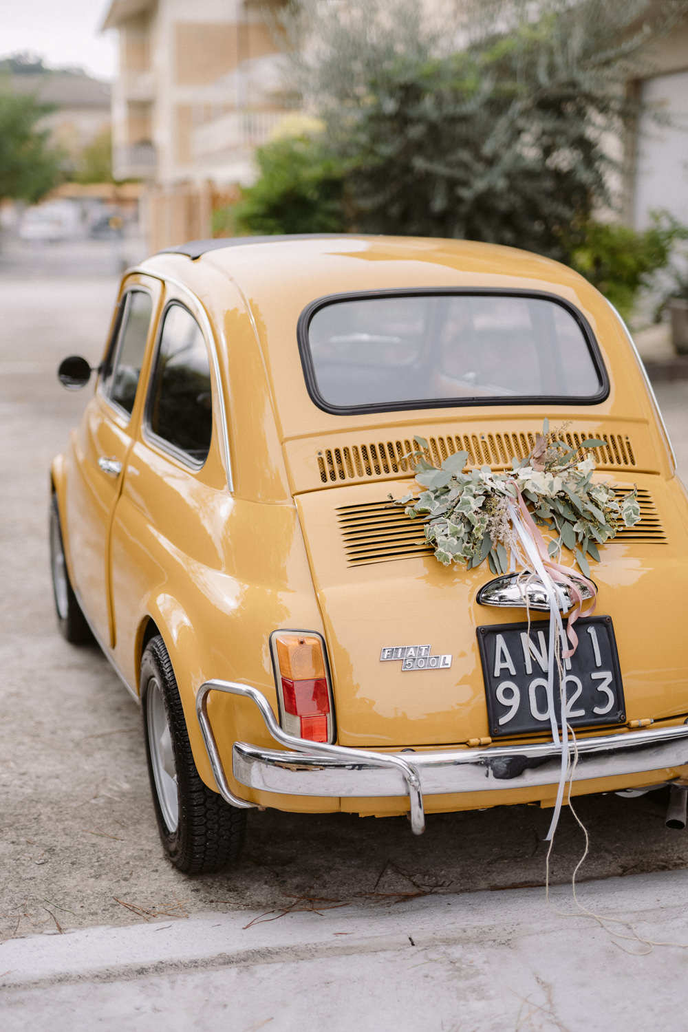 Yellow Classic Car Transport Cantina Sant Amico Wedding Flavia Eleonora Tullio