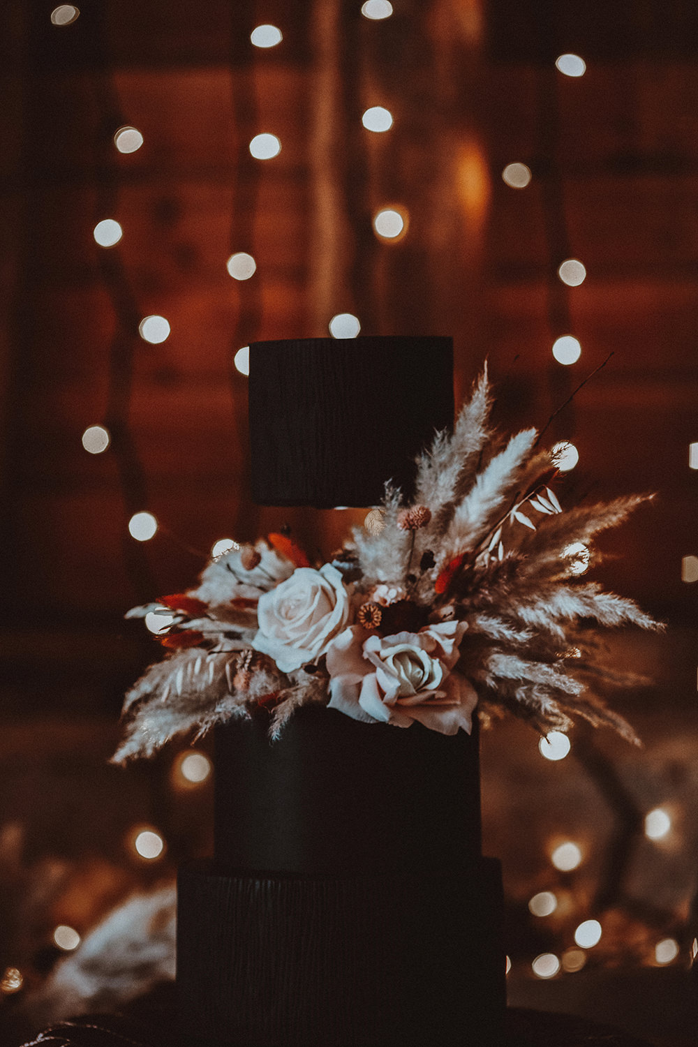 Black Cake Dried Flowers Pampas Grass Dark Bohemian Wedding YTZ Weddings
