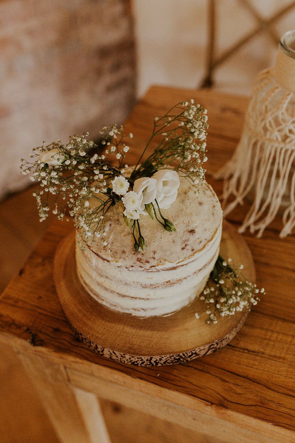 Semi Naked Cake Layer Sponge Flowers Log Slice Stand Brickhouse Vineyard Wedding Darina Stoda Photography