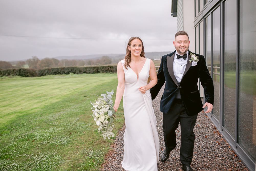 Harefield Barn Wedding Jennifer Jane Photography