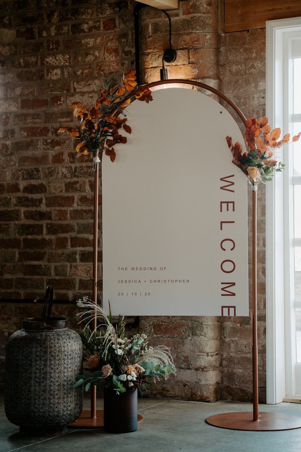 Welcome Sign Signs Signage Curve Pill Flowers Old Cow Shed Wedding Flashback Images