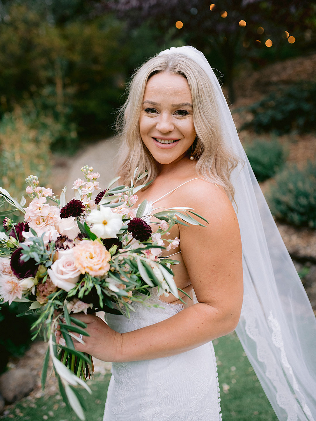 Bouquet Flowers Bride Bridal Blush Burgundy Rose San Rafael Wedding Apollo Fotografie