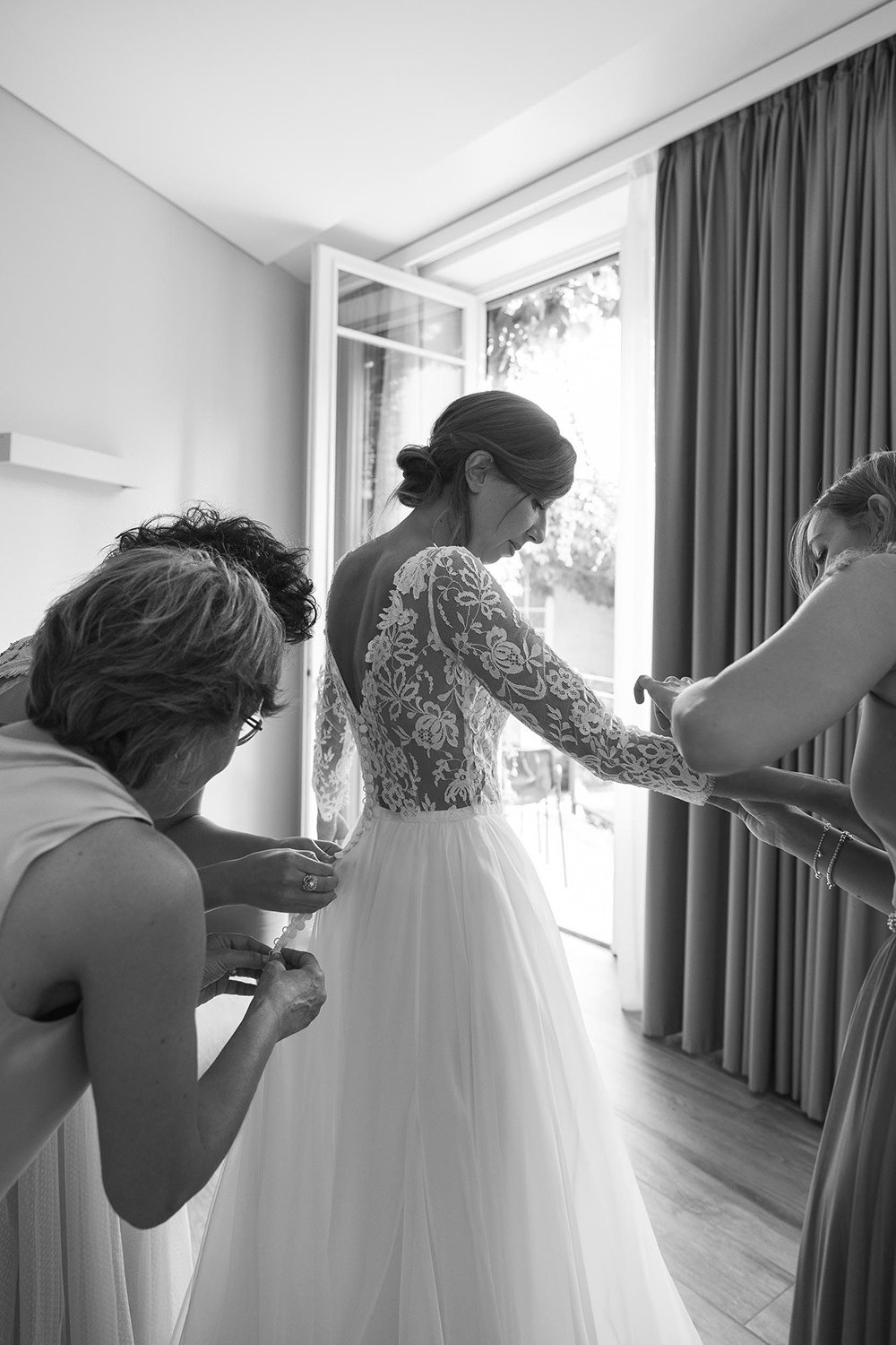Dress Gown Bride Bridal Illusion Lace Long Sleeves Villa del Grumello Wedding L’Ordine della Giarrettiera