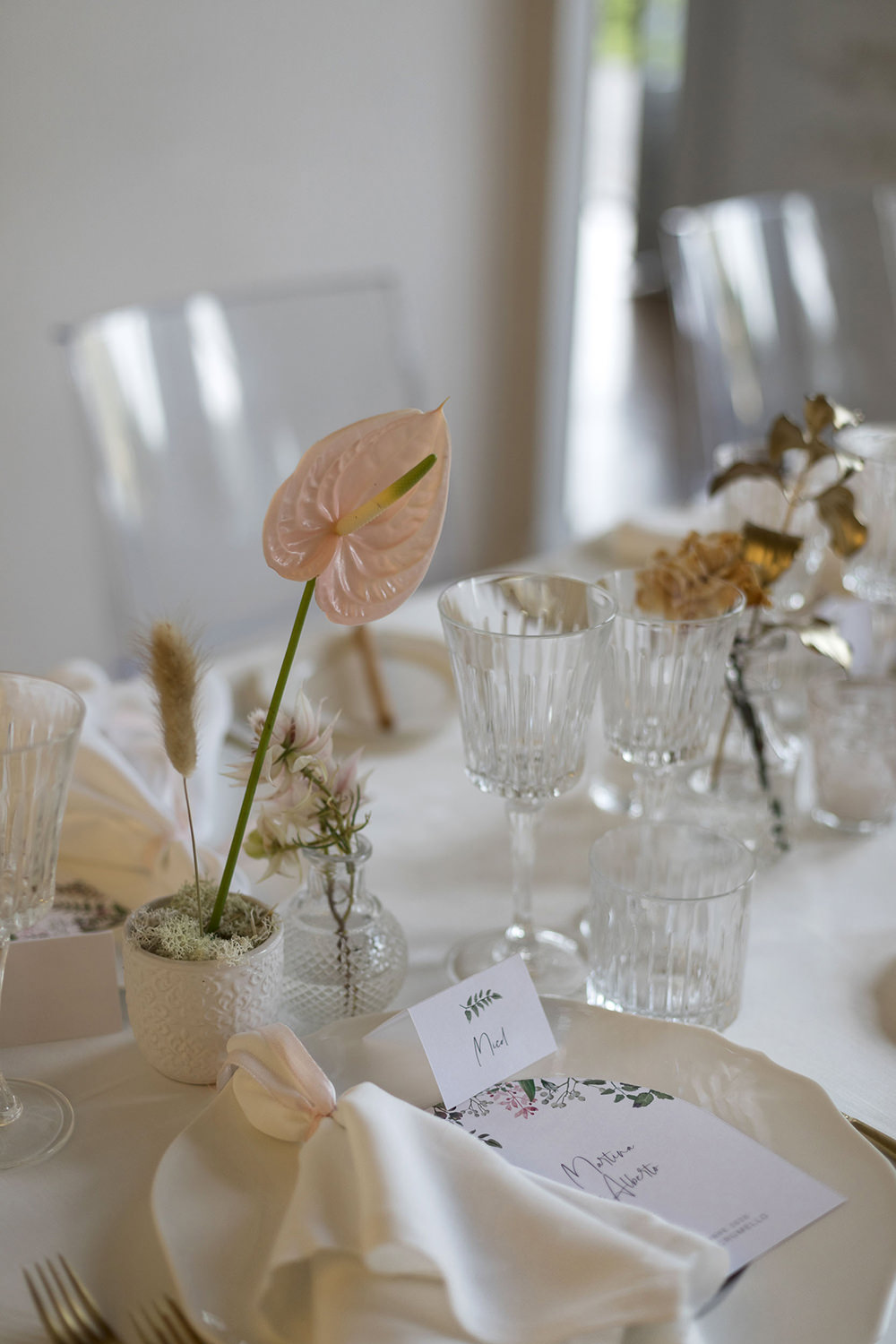 Place Setting Decor Flowers Villa del Grumello Wedding L’Ordine della Giarrettiera