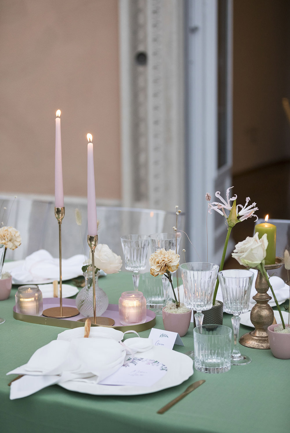 Table Decor Flowers Ghost Chairs Modern Festoon Lights Green Pink Villa del Grumello Wedding L’Ordine della Giarrettiera