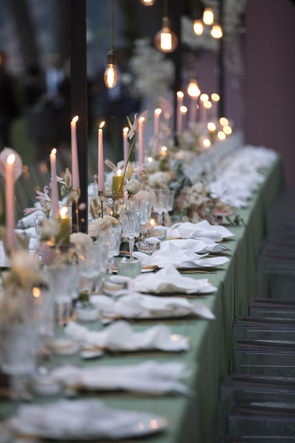 Table Decor Flowers Ghost Chairs Modern Festoon Lights Green Pink Villa del Grumello Wedding L’Ordine della Giarrettiera