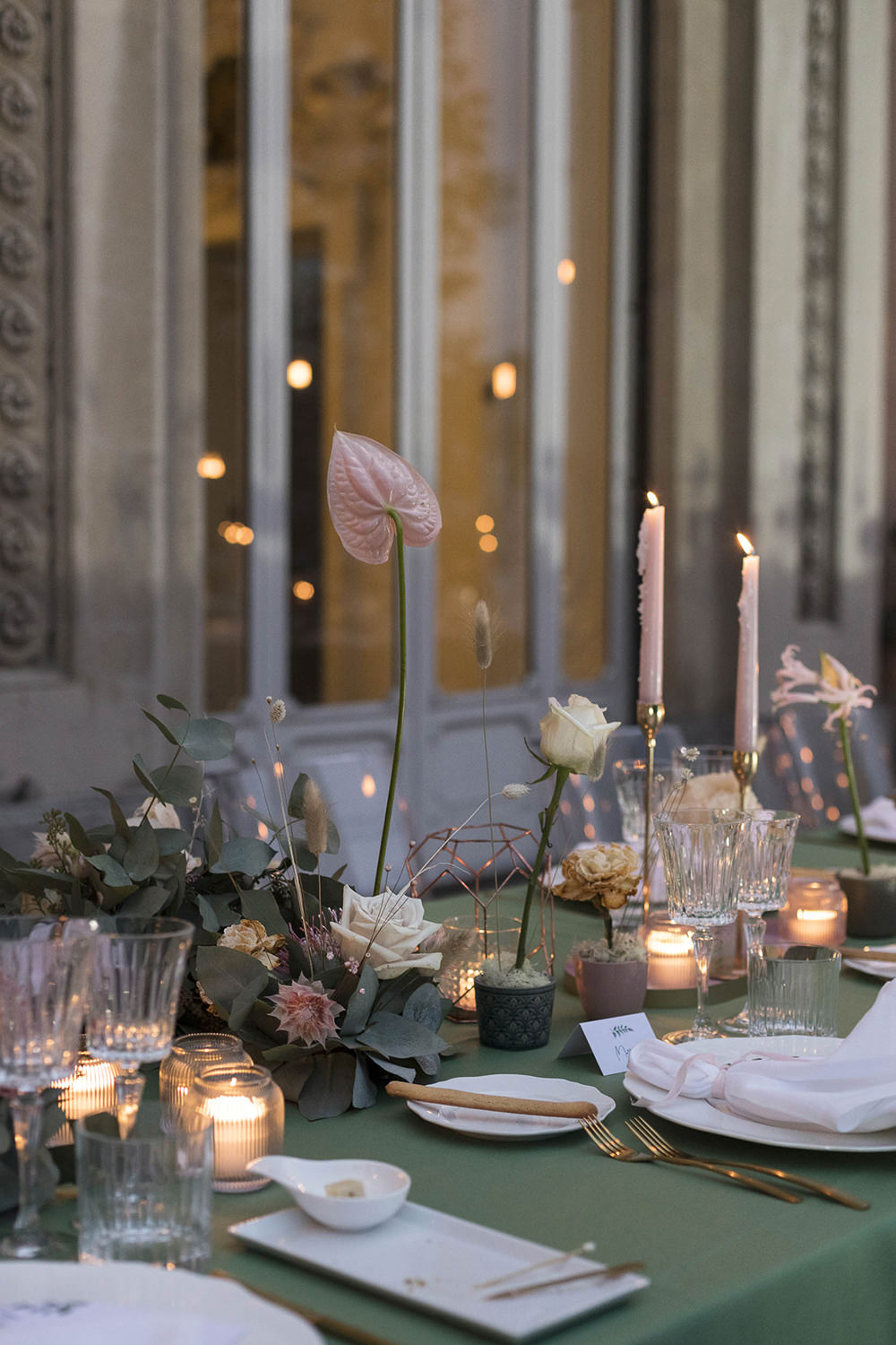 Table Decor Flowers Ghost Chairs Modern Festoon Lights Green Pink Villa del Grumello Wedding L’Ordine della Giarrettiera
