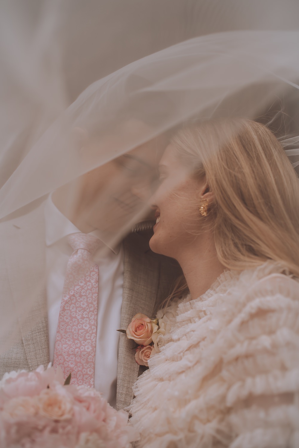 Veil Bride Bridal Peony Pink Wedding Kelly Hiscox Photography