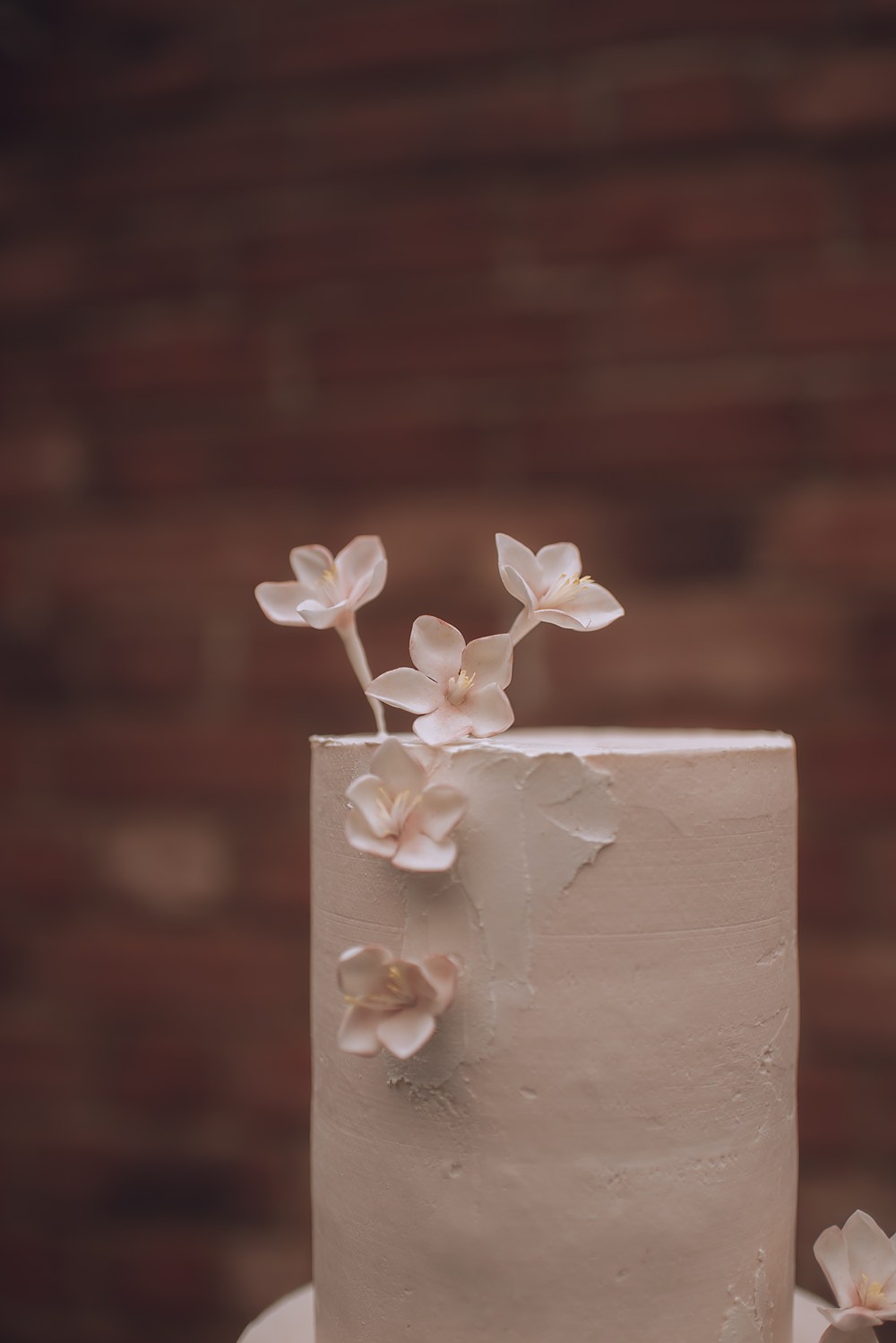 Modern Cake Flowers Floral Peony Pink Wedding Kelly Hiscox Photography