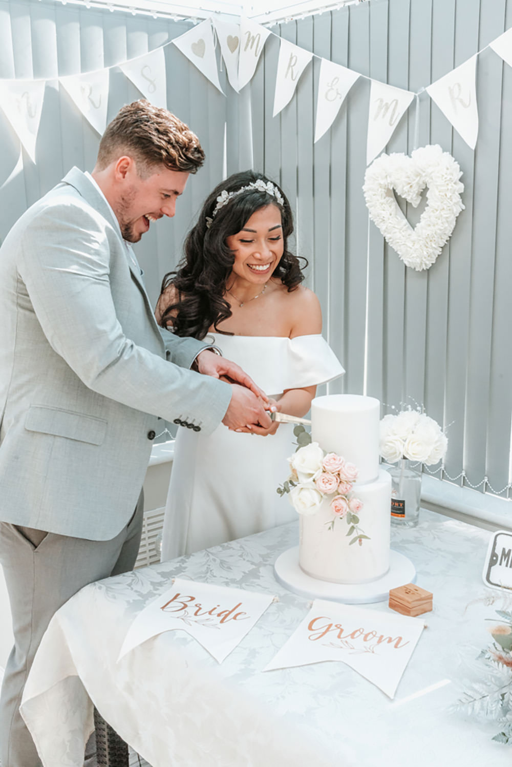 Iced Cake Flowers Floral Cutting Snowdon Wedding Gemma Randall Photography