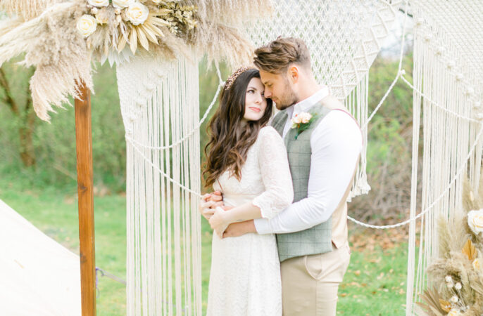 Boho Spring Wedding Jessica Holt Photography Macrame Arch Backdrop Pampas Grass