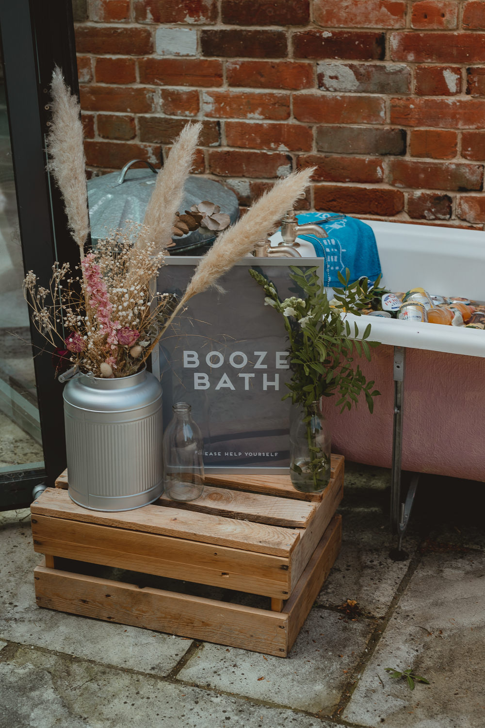 Booth Bath Drinks Fishley Hall Wedding Georgia Rachael
