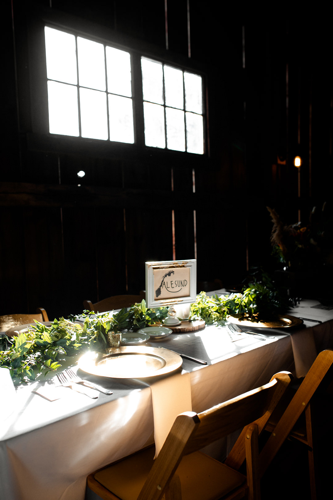 Greenery Table Decor Swag Centrepiece Pittsburgh Fall Wedding Alexa Frankovitch Photography