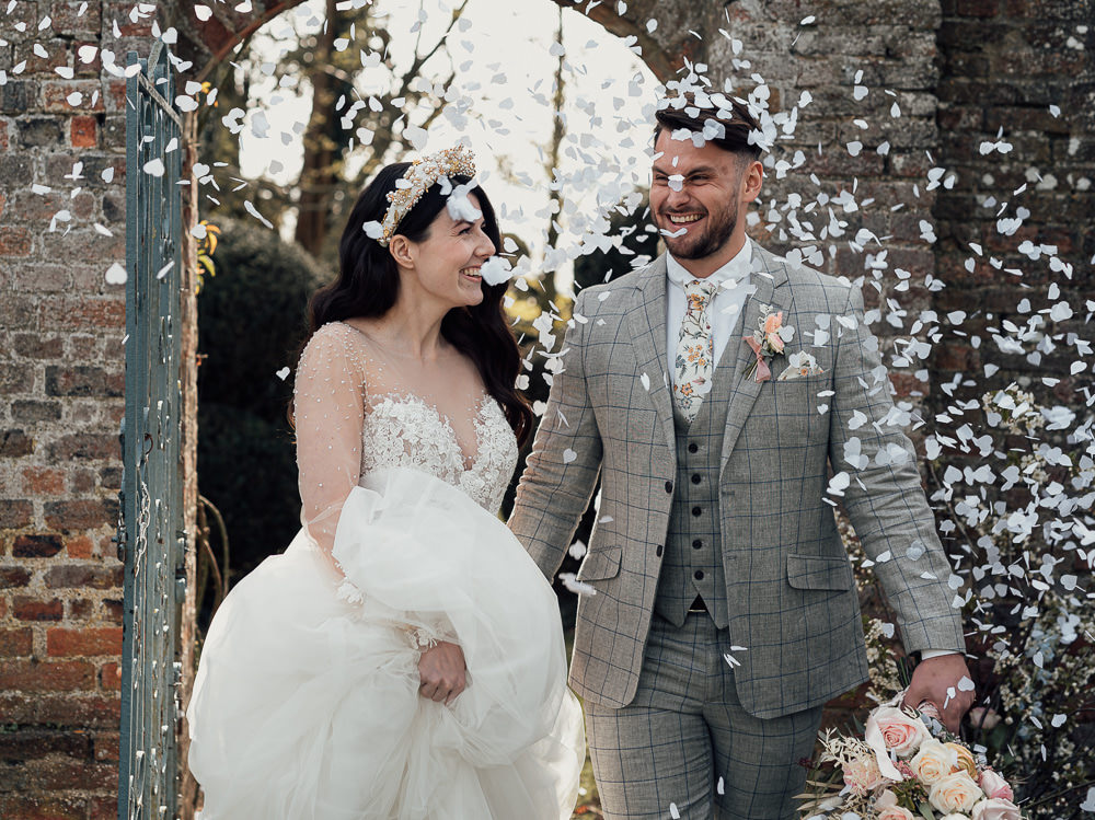 Confetti Throw Gaddesden Estate Wedding Clare Smith Photography