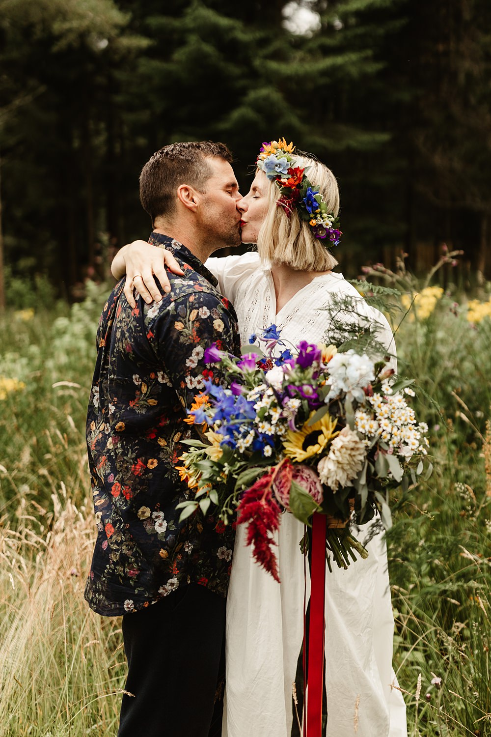 Bouquet Flowers Bride Bridal Colourful Large Wild Glen Dye Wedding Emma Lawson Photography