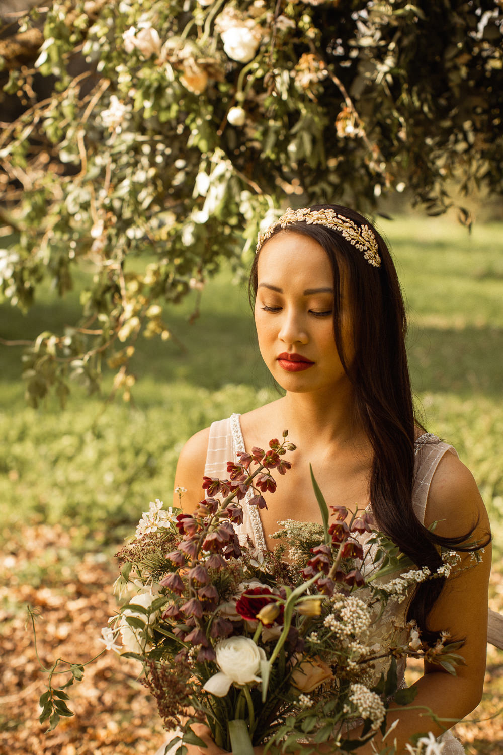 Bride Bridal Bouquet Wild Pretty Natural Outdoor Wedding Lottie Topping