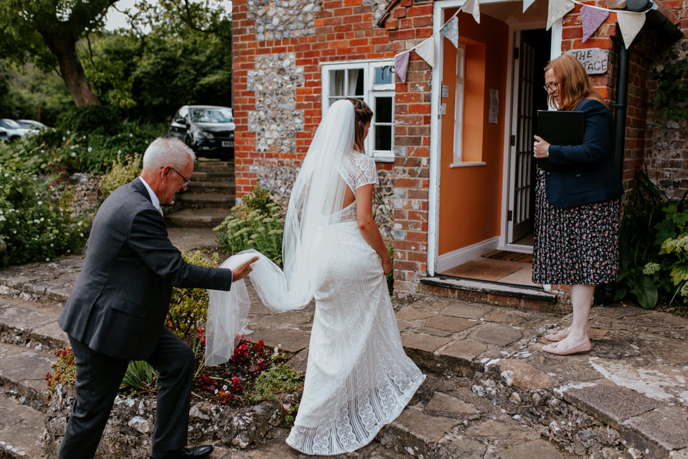Oxfordshire Pub Wedding PhotoBart